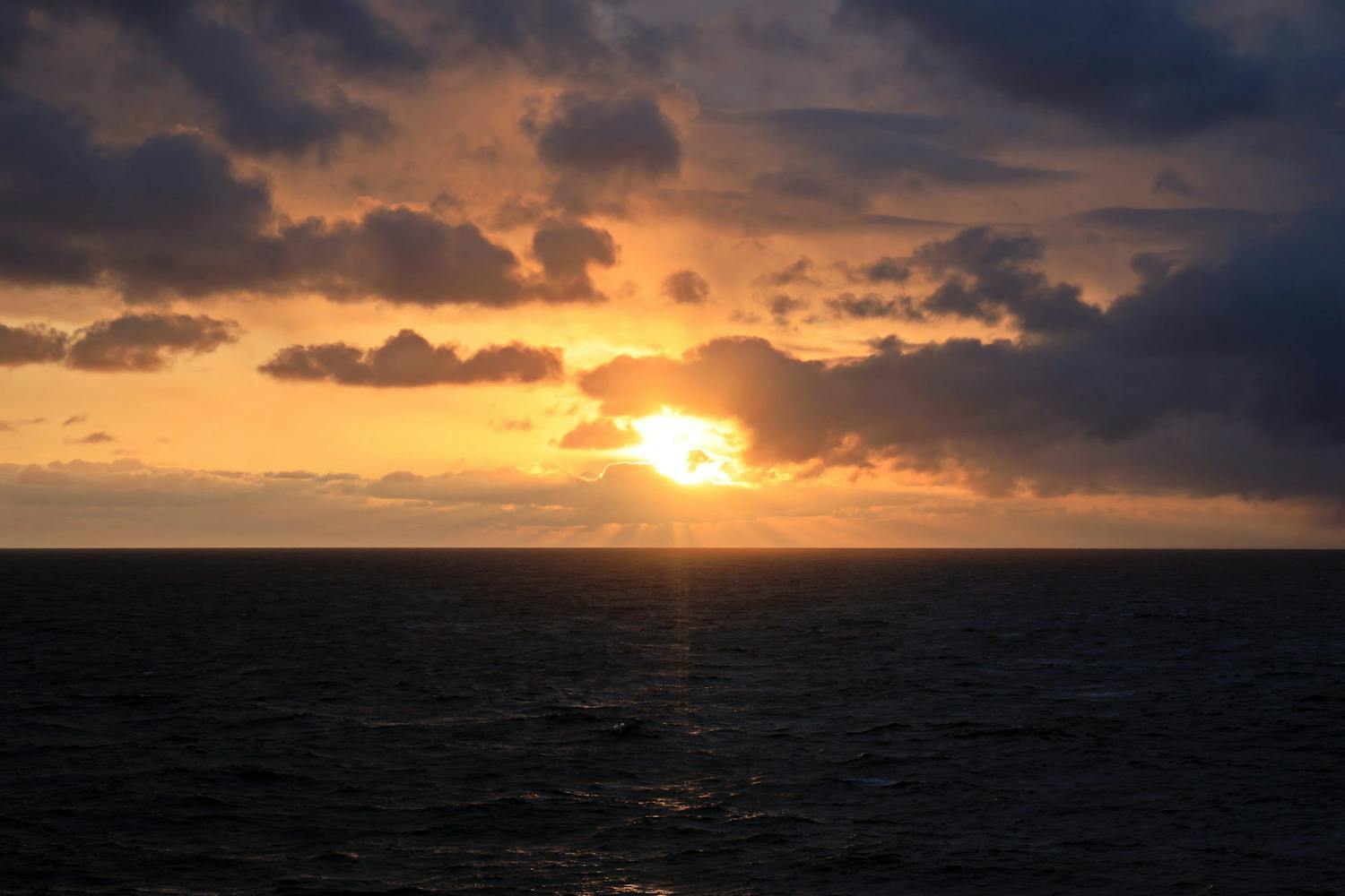 Solnedgang med kedelig komposition